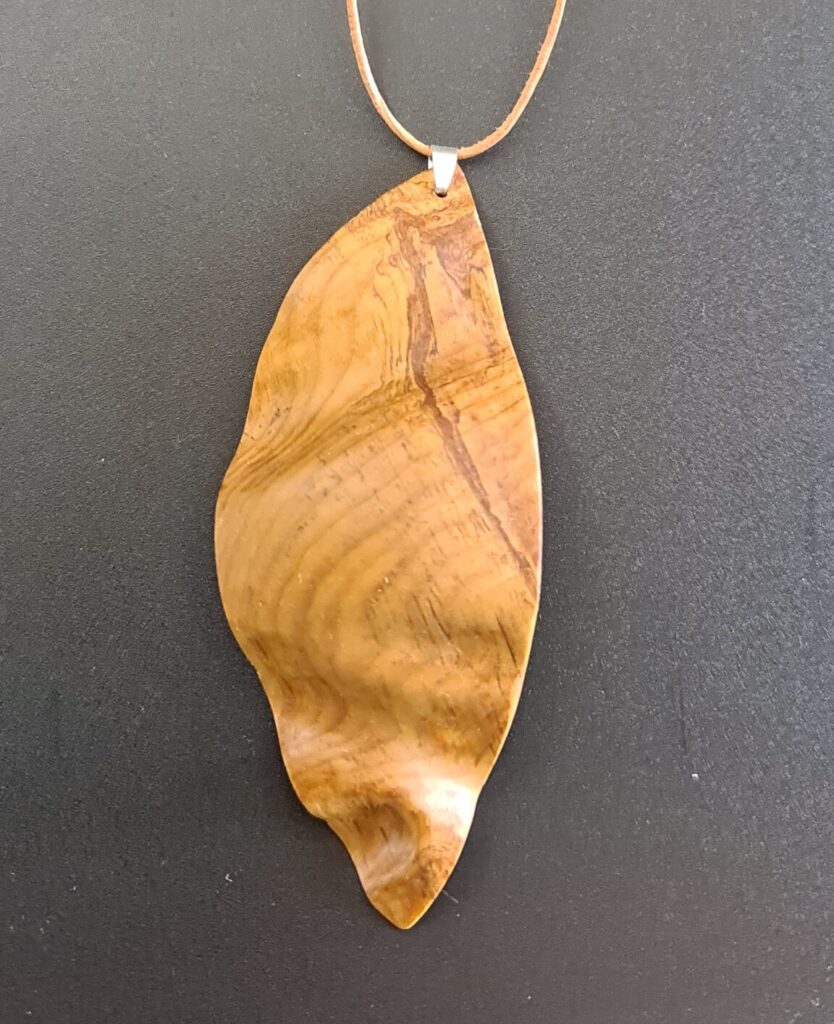 Rimu hand carved leaf necklace