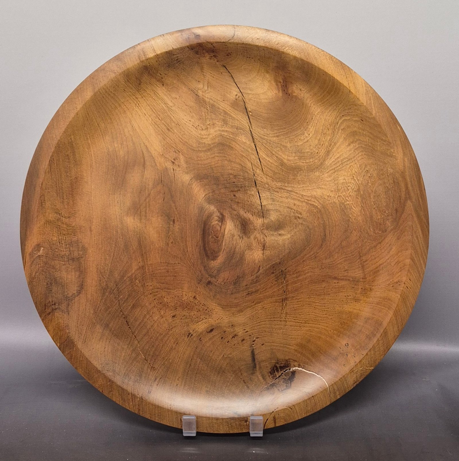 Ancient Swamp Kauri platter displayiong chatoyance.