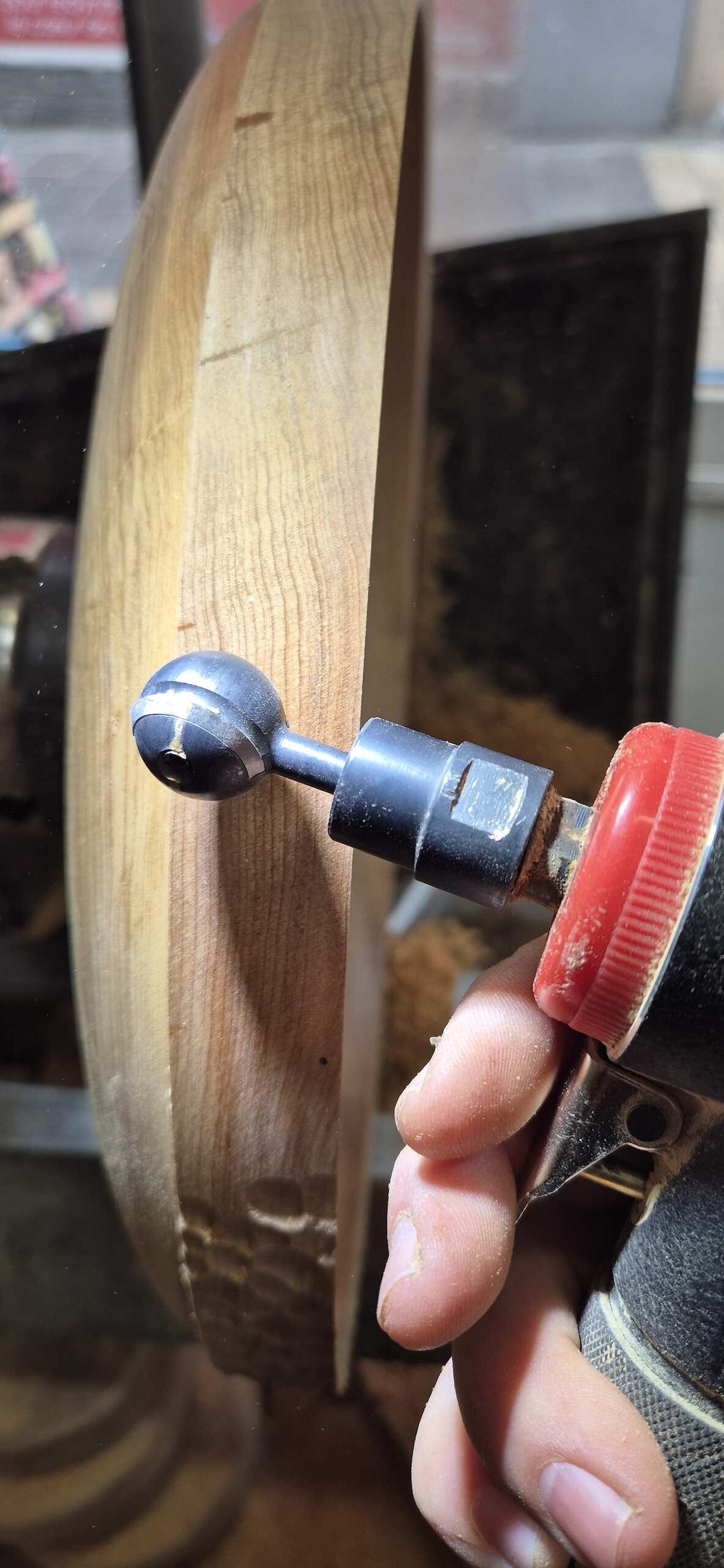 Ball cutter for carving the wave pattern